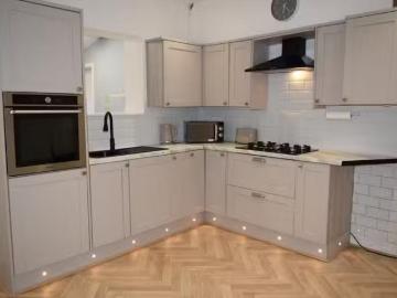 2 bedroom house for rent in Pink Place, BB2