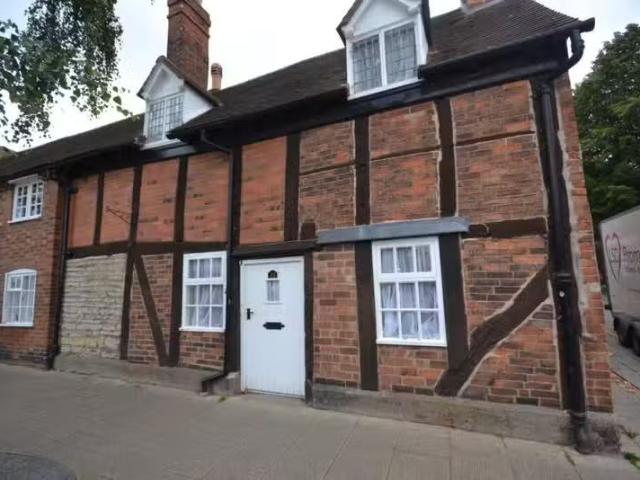2 bedroom house for rent in Rother Street, Stratford Upon Avon.