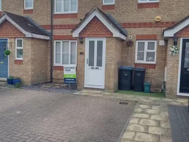 2 bedroom house for rent in Ridgeways, Harlow, Esinteraction.
