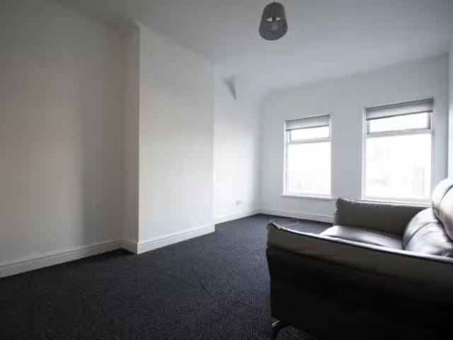 2 bedroom house for rent in Wentloog Road, Rumney, CF3