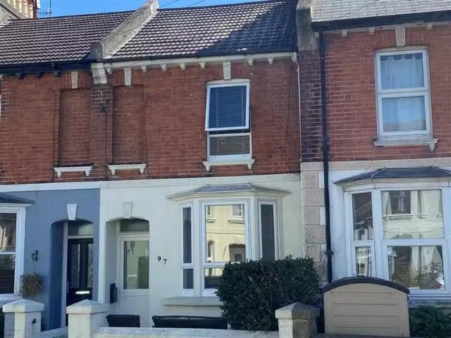 2 bedroom house for rent in Tarring Road, Worthing, BN11