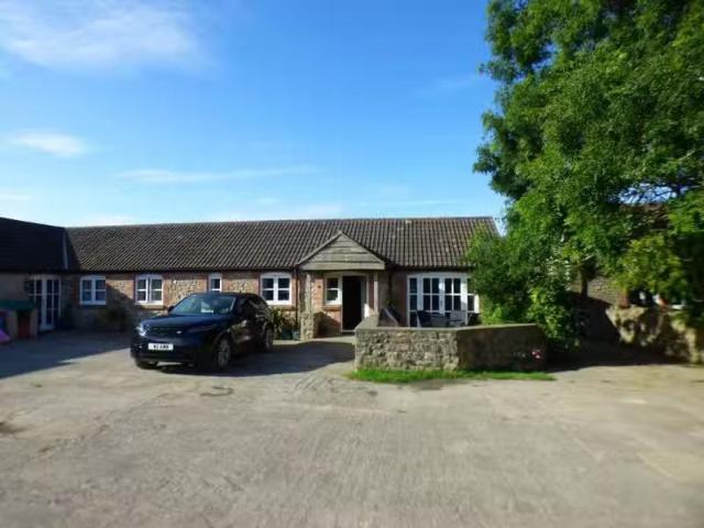 2 bedroom house for rent in The Creamery, Batch Farm, Kilmersd.