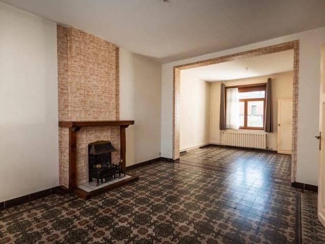 2 Bedroom House for Rent with Garage, Garden and Attic