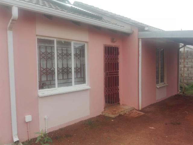 2 bedroom house for Rental Nkwe Estate