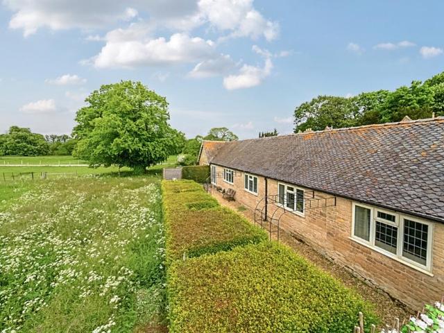 2 bedroom house for sale