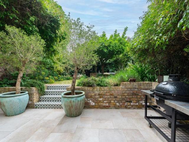 2 bedroom house for sale