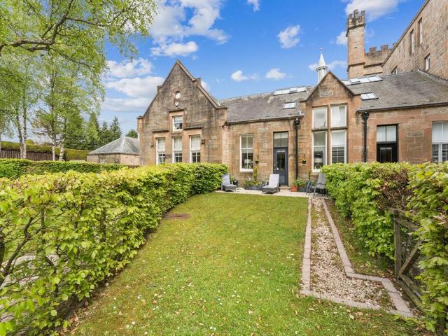 2 bedroom house for sale