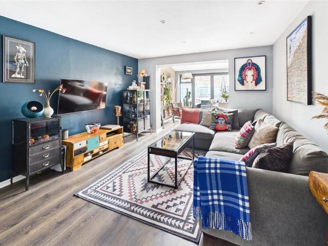 2 bedroom house for sale
