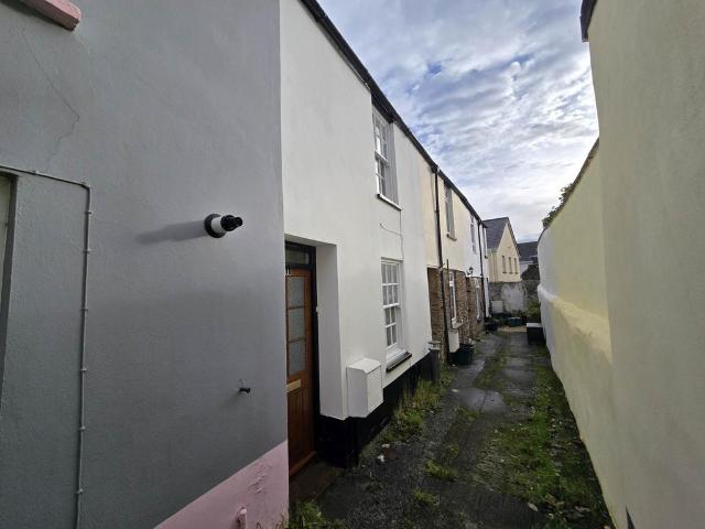 2 bedroom house for sale