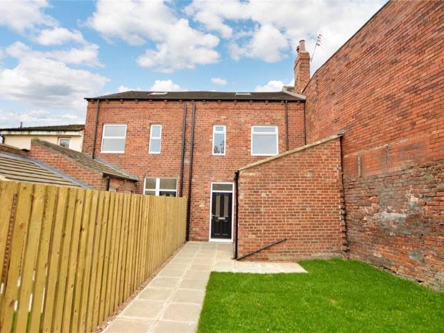 2 bedroom townhouse for sale