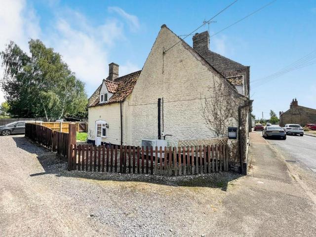 2 bedroom house for sale