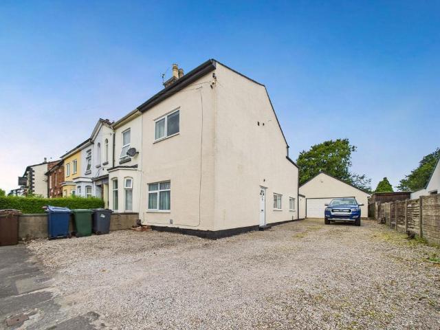 2 bedroom house for sale