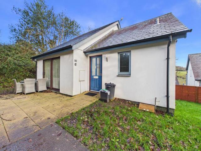 2 bedroom house for sale