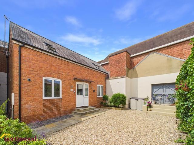 2 bedroom house for sale