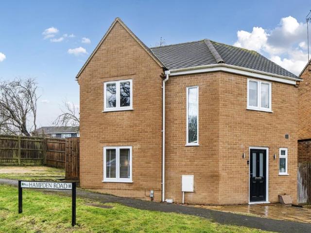 2 bedroom detached house for sale