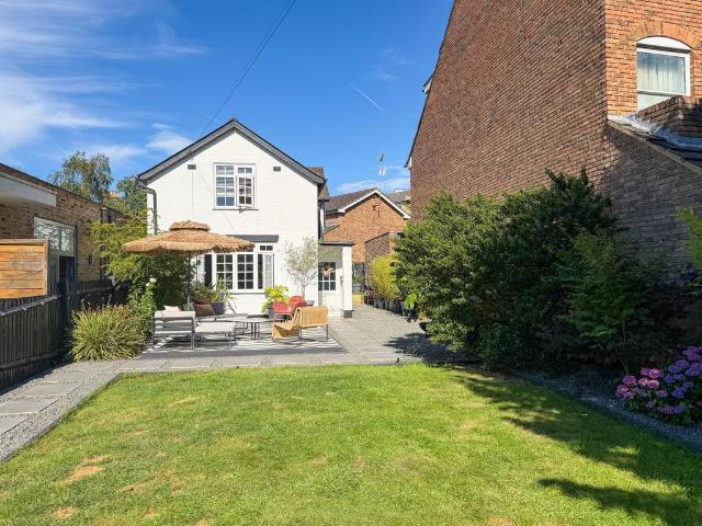 2 bedroom house for sale