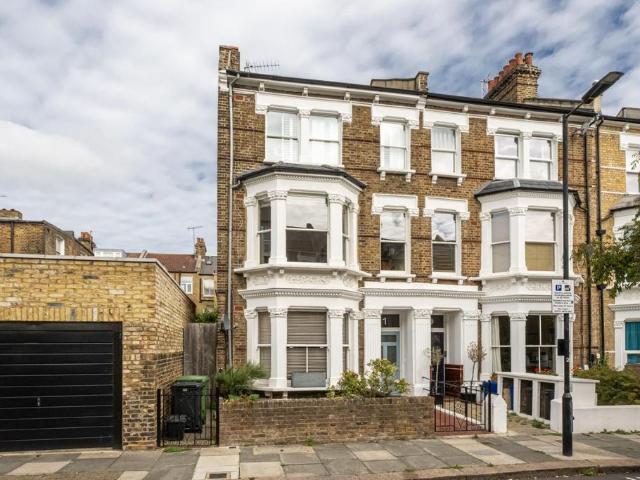 2 bedroom house for sale