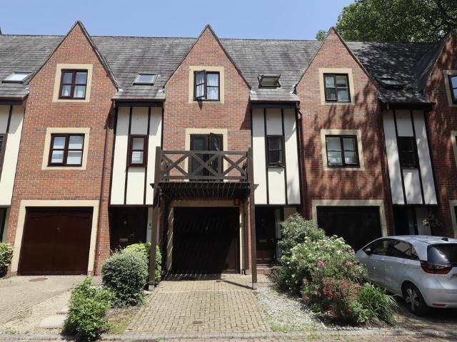 2 bedroom house for sale