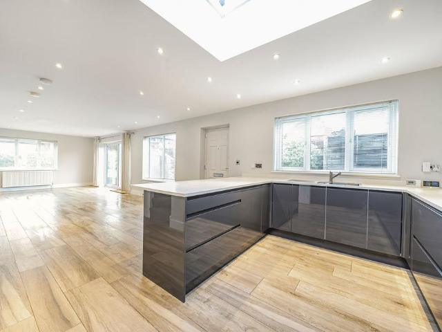 2 bedroom house for sale