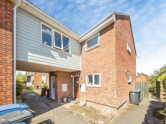 2 bedroom house for sale