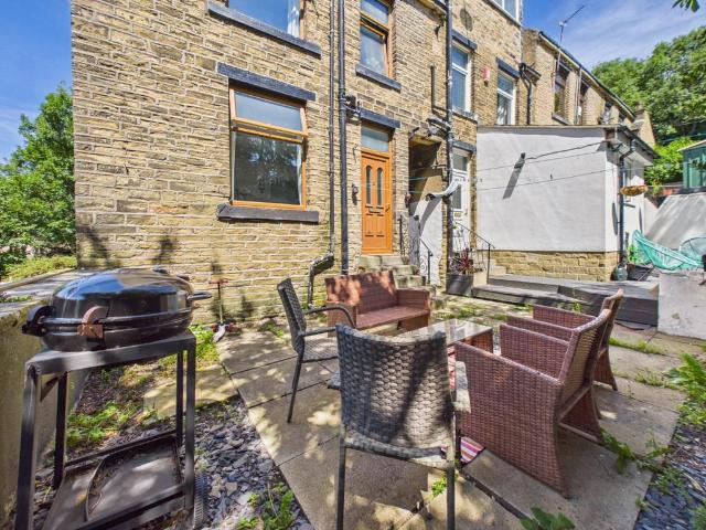 2 bedroom house for sale