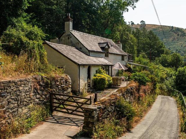 2 bedroom house for sale