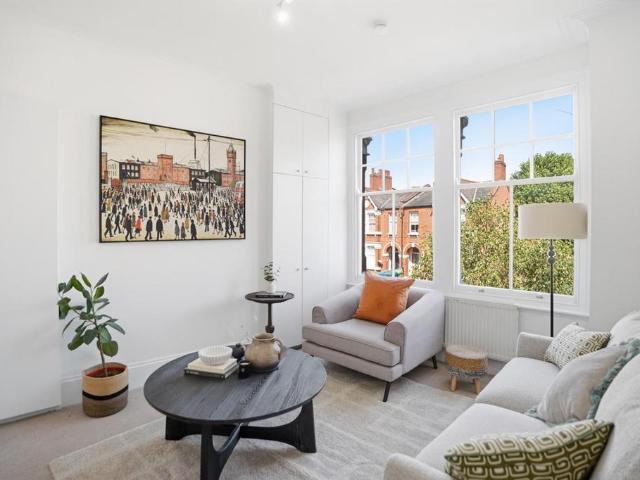 2 bedroom house for sale