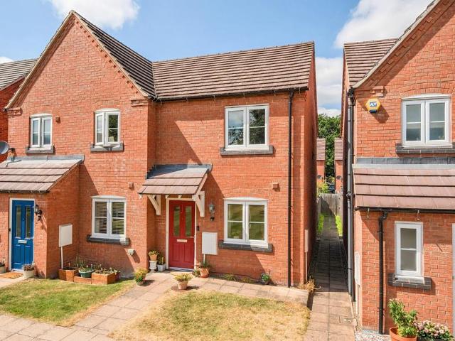 2 bedroom house for sale