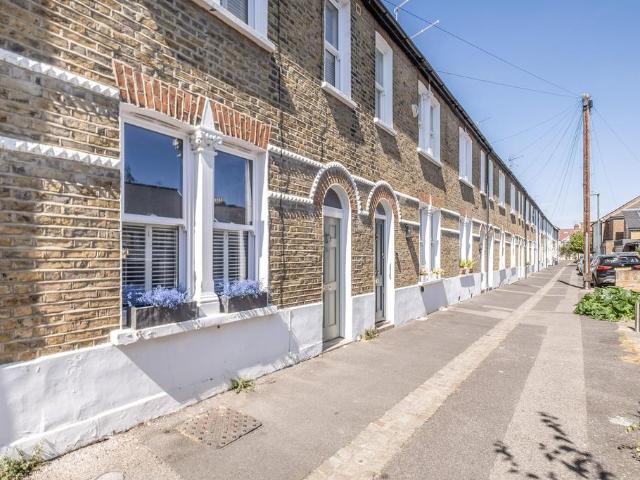 2 bedroom house for sale
