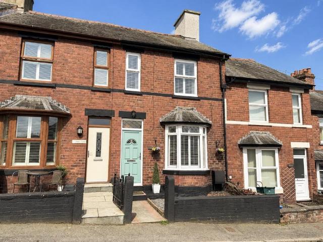 2 bedroom terraced house for sale