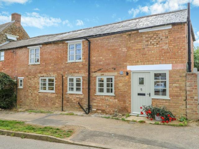 2 bedroom house for sale