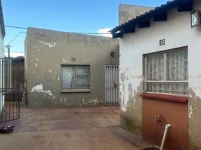 2 bedroom house for sale!