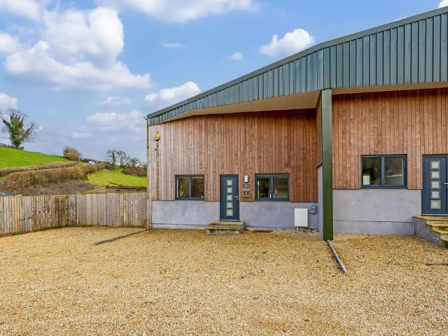 2 bedroom house for sale