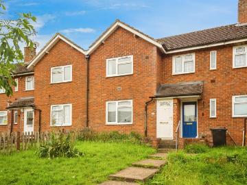 2 bedroom maisonette for sale