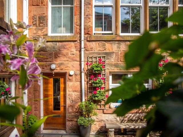 2 bedroom house for sale