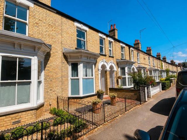 2 bedroom house for sale