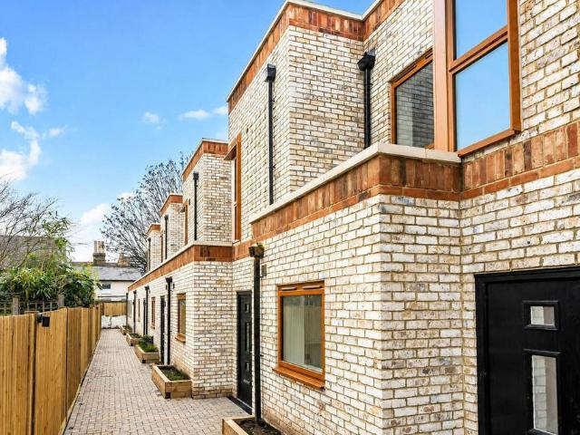 2 bedroom house for sale