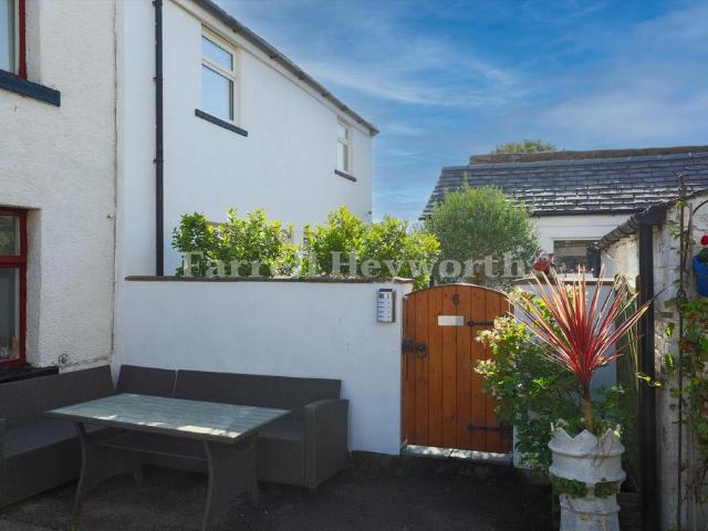 2 bedroom house for sale