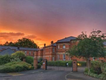 2 bedroom house for sale