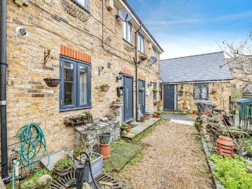 2 bedroom house for sale