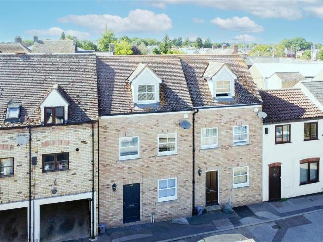 2 bedroom house for sale