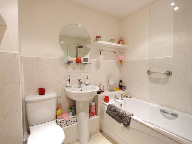2 bedroom house for sale