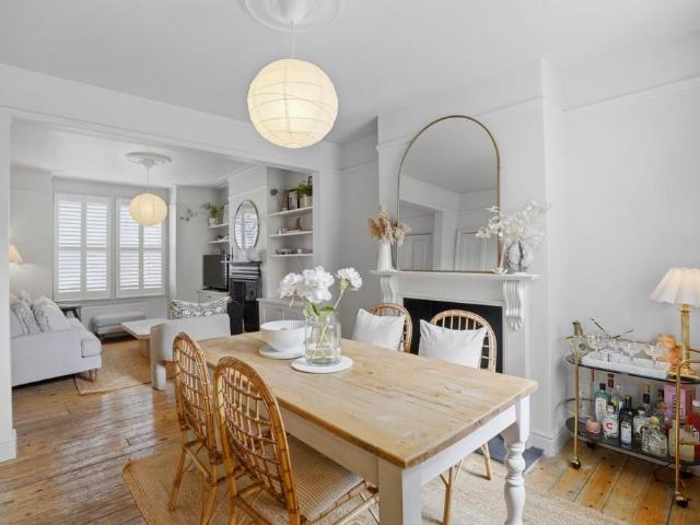 2 bedroom house for sale