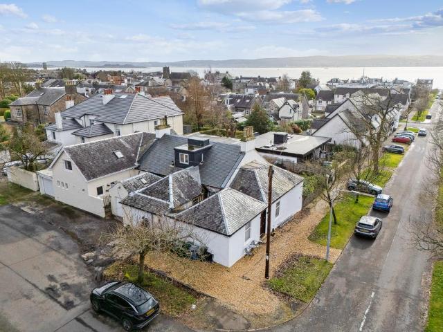 2 bedroom house for sale