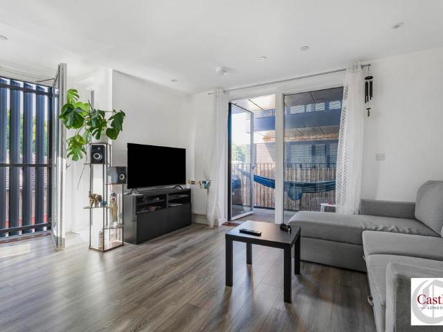 2 bedroom house for sale