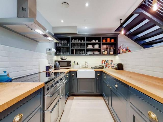 2 bedroom house for sale