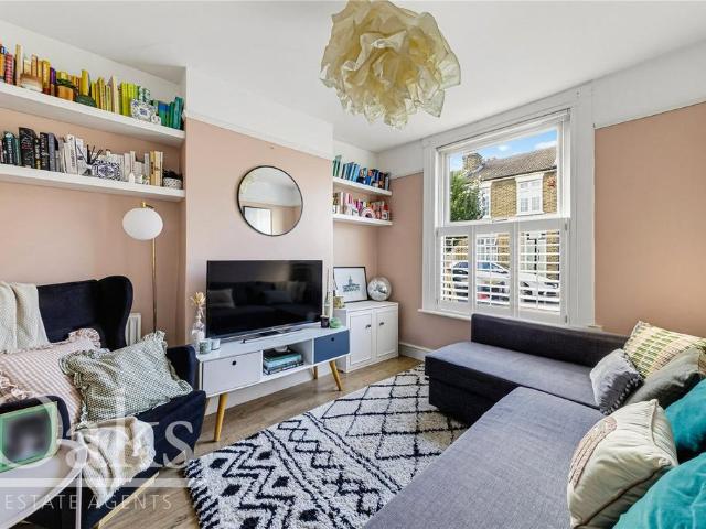 2 bedroom house for sale