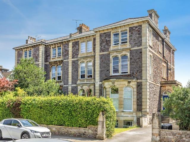 2 bedroom house for sale