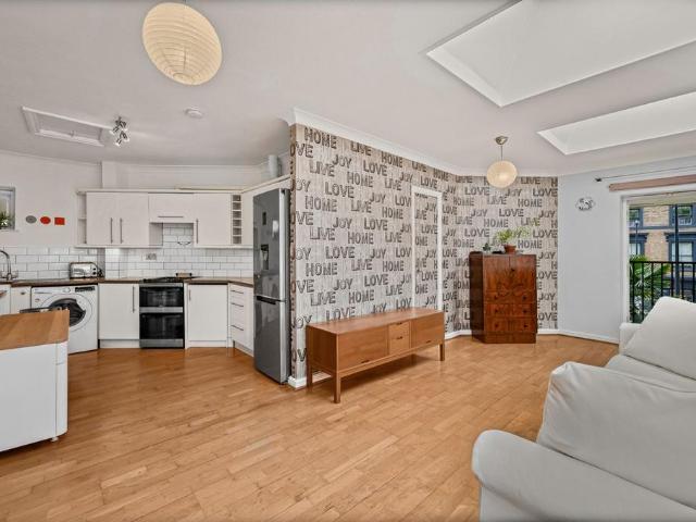 2 bedroom house for sale