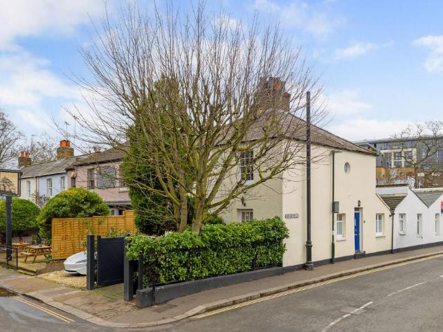 2 bedroom house for sale